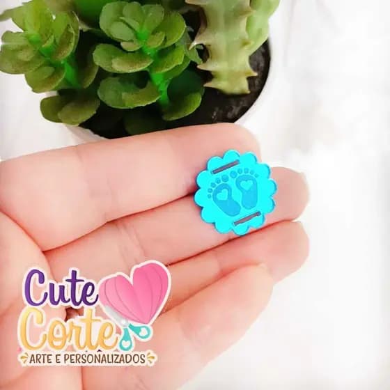 PASSANTE ELASTICO - ESCALOPE PEZINHO BEBÊ - BABY - APLIQUE -  ETQUETA ACRÍLICA - PINGENTE