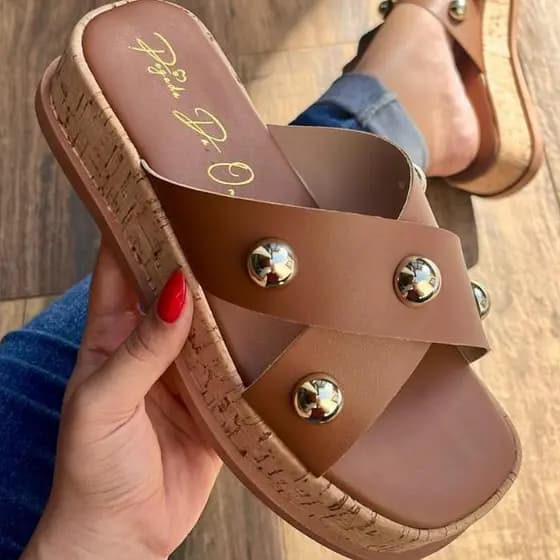 Sandália Feminina Papete Flat Calce Fácil Tamanco Confortável Moda Cortiça Esfera Metalizada