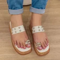 Papete Sandália Feminina Flatform Esferas Metalizadas Confortável Aplique Concha Dedo