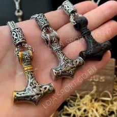 Colar Viking Aço Inoxidável com Pingente Martelo de Thor + Runa | Cordão Masculino | Odin | Ragnar