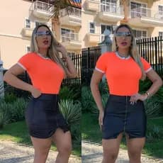 Body camisetinha e com gola com Fecho malha canelada