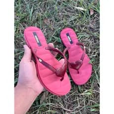 CHINELO FEMININO CORAÇÃO MEL COM PINGENTE NA TIRA