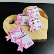 Kit com 50 brincos pérola + tag outubro rosa mimo para cliente lembrancinhas / mimo