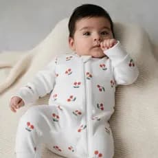 Macacão Soft Branco Cerejinha Bebê Menina Peluciado Quentinho Inverno Manga Longa