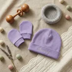 Touca Com Luvas Lilás Bebê Personalizado Nome Bordado RN Algodão Delicada