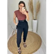 Calça Cenoura Em Alfaiataria / Calça Feminina Com Pregas Na Cintura e Na Barra