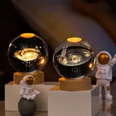 Luminária Decorativa Globo De LED Bola De Cristal Colorido 3D 6Cm Bivolt Com USB Enfeite Universo