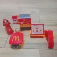 kit brincando de MC Donald's kit com 4 peças
