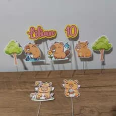 Topo de bolo Capivara Fofa personalizado / Topo Capibara/  Decoração Capilovers/ Festa capivara fofa