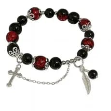 Pulseira Dark Elegance - Pulseira gótica cruz pena corrente pedras pretas e vermelhas