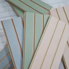 Kit Painel Ripado MDF Autocolante 45x11 cm Revestimento Decorativo de Parede para Sala Quarto