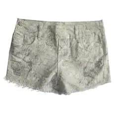 Short Saia Jeans Feminino Estampado Cinza – Tamanho 40 – Algodão com Elastano – Fechamento de Botão