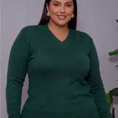 Blusa Feminina Básica Plus Size Tricot Tricot Decote V Em Toque de Modal
