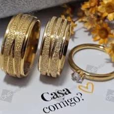 Par de Aliança Casamento Frisos Jateada Diamantada 8mm Aço Inox Com Caixinha e Anel Aparador