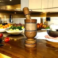 Pilão Madeira Envernizado Socador de Alho Temperos Pimenta Cozinha Domestico Restaurante Bar