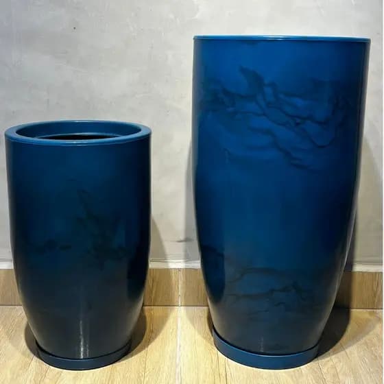 Kit 2 Vasos Marmorizados Decorativos Grande Para Plantas ou Flor Jardim Polietileno Coluna polida N1+ N2  Com Pratos