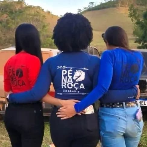 Body UV várias cores cavalgada  rodeio treinos com a logo Pé na Roça nas costas.