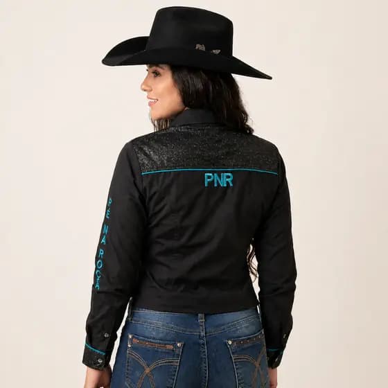 Camisa social Feminina country Alfaiataria com botões e bordados Pé na Roça Cia country cód 404