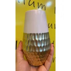 Vaso de suculenta e decoração, banheiro cozinha jardim. dourado com branco.