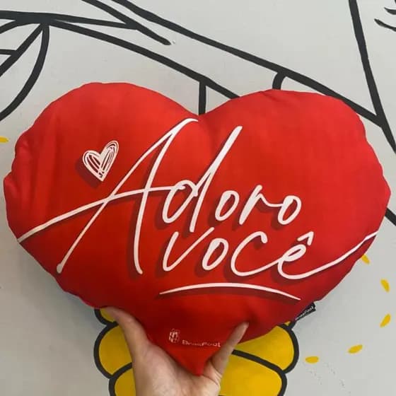 ALMOFADA RECORTE CORAÇÃO - EU E VOCÊ