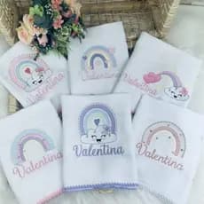 1 Fralda Ombro 37x80cm Bordada Personalizada Mabber com Chochet