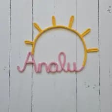 Nome com sol em tricotin (até 6 letras) leia toda a descrição do anúncio /  porta-maternidade