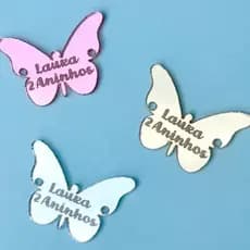 Kit Tag 70 Apliques de Borboleta 2cm em Acrílico com Nome Personalizado Crochê, Lembrancinha, Chaveiro Trico