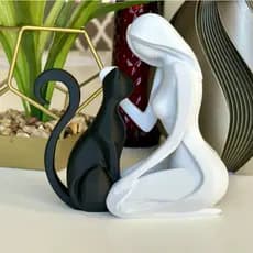 Escultura de Mulher Com Seu Gato - Decoração p/ Casa Estantes Prateleiras Presentes