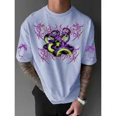 Camiseta gráfica vibrante com uma estampa de Cobra Roxa e Verde Entrelaçada Streetwear