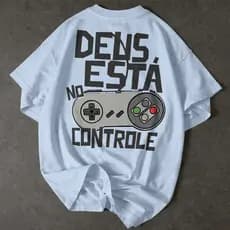 Camiseta Deus Esta No Controle Streetwear