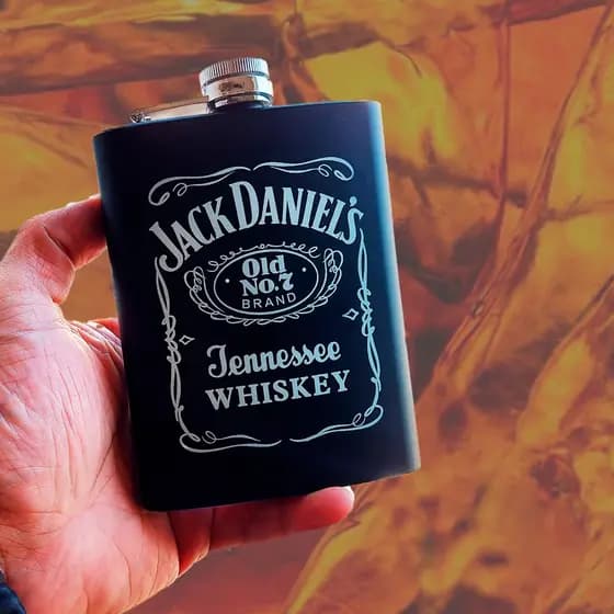 Cantil de Bolso para Whisky, Vodka e Bebidas – Aço Inoxidável 240ml