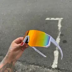 Óculos Esportivo Branco Arco Íris Sem Aro
