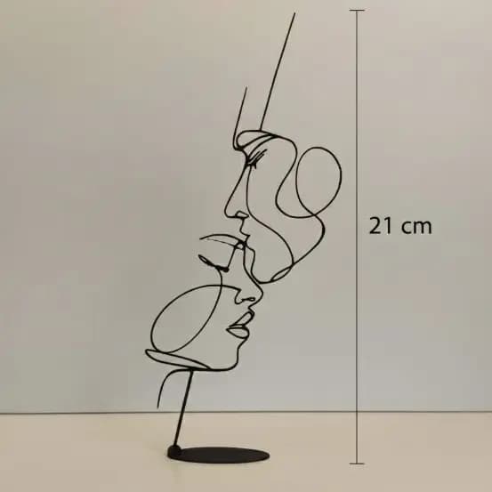 Escultura Decorativa Beijo Eterno - Elegância e Sentimento em Cada Detalhe decoração para casa delicado para aparador.