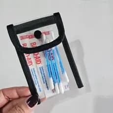01 Porta Curativos e Cotonetes de Plástico Transparente 7x12cm. Ideal para levar em bolsas e viagens. Pequeno