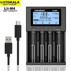 Liitokala LII-M4 Testador e Carregador Inteligente de Pilhas e Baterias Lítio Nimh, 18650 26650 14500 AA AAA Lítio NiMH Com Visor LCD carregador incluso. Carregador rápido - universal - o melhor do mundo. Envio testado individualmente no mesmo dia.