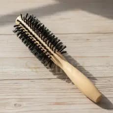Escova madeira verniz de Cabelo: Resistente e Ergonômica para Uso Diário.
