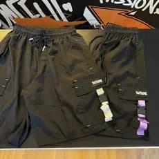 Kit 2 Bermudas Cargo Masculina Streetwear Bolsos Utilitários Fivela Roxa E Branca