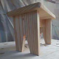 Banquinho pequeno madeira pinus manicure rústico simples multiuso