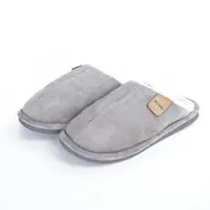 Pantufa Feminina Camurça Forrada Quentinha Chinelo De Quarto Inverno Solado Borracha Confortável