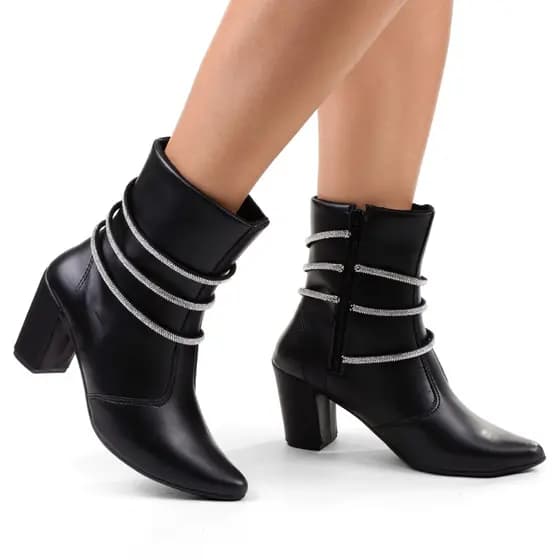 Bota Feminina Bico Fino com Strass