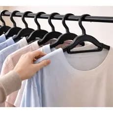 Cabide Plástico Preto Adulto Antideslizante Alta Resistência Organização Ideal