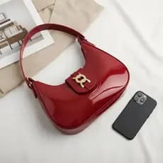 Bolsa Feminina Vermelha Baguete Média De Ombro Estilosa Espaçosa e Casual