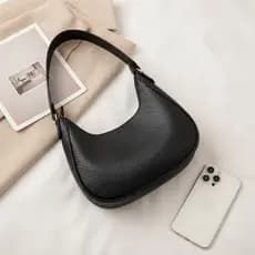 Bolsa Feminina Tricê Preta Baguete Espaçosa De Ombro Ótima para compor o look