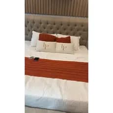 Par de Almofadas (02 UNIDADES) Personalizadas Bordadas Iniciais para Casais Cama Posta com Enchimento