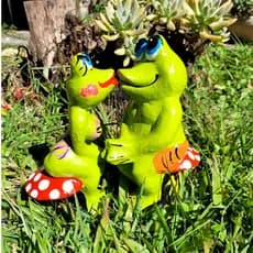 Casal de Sapos beijoqueiros artesanais para jardim
