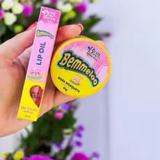 Gloss e pó solto banana Bemmeloo kit maquiagem