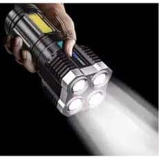 Lanterna LED Recarregável com Alcance de Até 1500 Metros