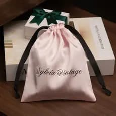 kit saquinho de cetim personalizado com sua logo ou tema aniversário e casamento