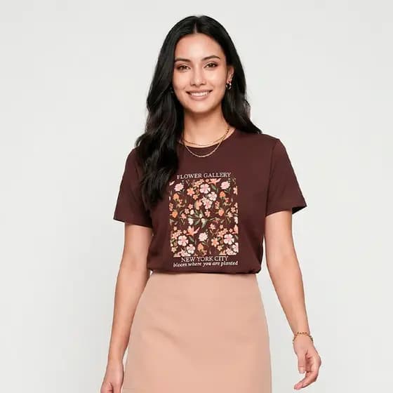 Camiseta Marrom Escuro Flower Gallery em Algodão Confortável com Estampa Exclusiva e Moderna