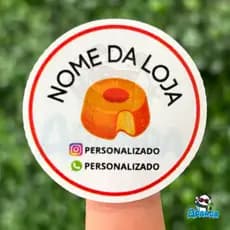 Adesivo Pudim Sem Logo Personalizado 4x4cm couchê para Confeiteiras e Lojas de Doces l Apanda